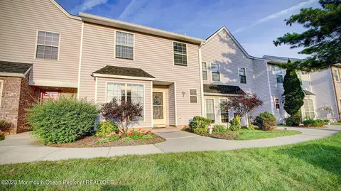 218 Franklin Pl, Morganville, NJ 07751