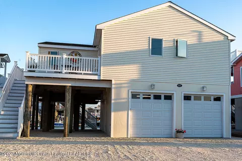 337 Kingfisher Rd, Tuckerton, NJ 08087