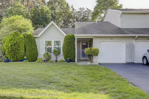 154 Harbor Cir, Freehold, NJ 07728