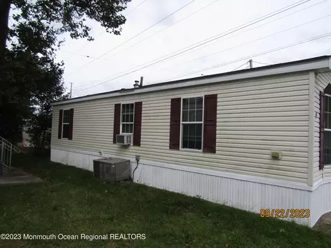 9 Phillips St, Howell, NJ 07731 photo 3