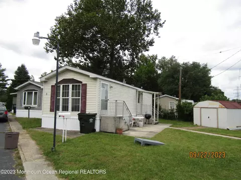 9 Phillips St, Howell, NJ 07731