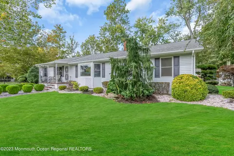 24 Freewood St, Howell, NJ 07731