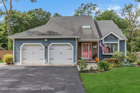 1022 Samantha Way, Toms River, NJ 08753