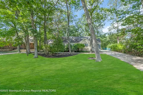 Exterior - 1007 Forrest Rd, Brielle, NJ 08730 photo 6 of 13