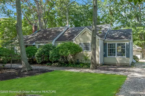 Exterior - 1007 Forrest Rd, Brielle, NJ 08730 photo 2 of 13