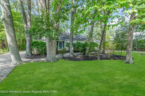 Exterior - 1007 Forrest Rd, Brielle, NJ 08730 photo 8 of 13
