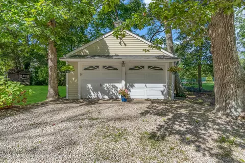 Exterior - 1007 Forrest Rd, Brielle, NJ 08730 photo 9 of 13