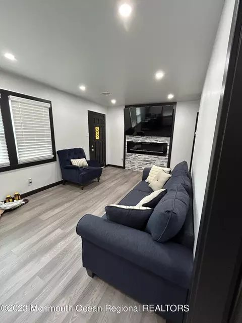 1724 Fairfield St, Manchester, NJ 08759