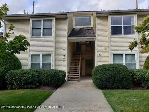 63 Aspen Ave, Englishtown, NJ 07726