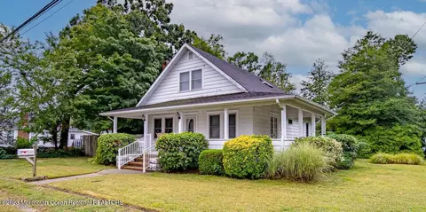 200 Forepeak Ave, Beachwood, NJ 08722