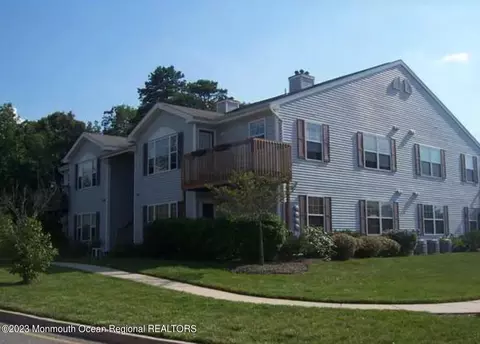 176 Harlequin Glade, Bayville, NJ 08721