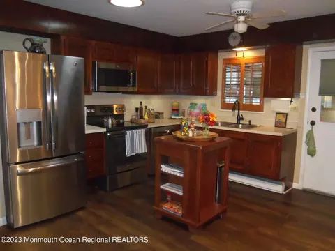 64 Buckingham Dr # e, Lakewood, NJ 08701