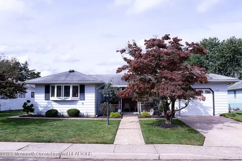 15 Goyave St, Toms River, NJ 08757