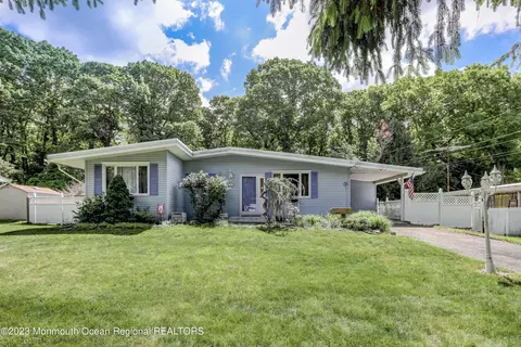 198 Parkview Ter, Lincroft, NJ 07738