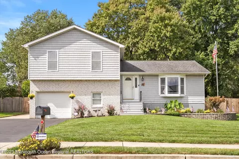 3 Zelley Ave, Hamilton, NJ 08620