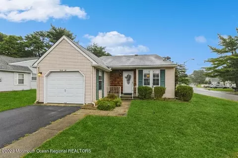 32 Drake St, Whiting, NJ 08759