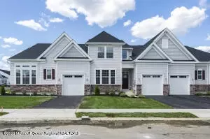 48 Aqueduct Blvd, Plumsted, NJ 08533