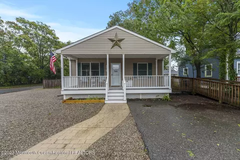 201 Pacific Ave, Beachwood, NJ 08722
