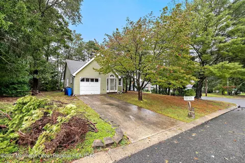 19 Cedar Ave #30, Manahawkin, NJ 08050