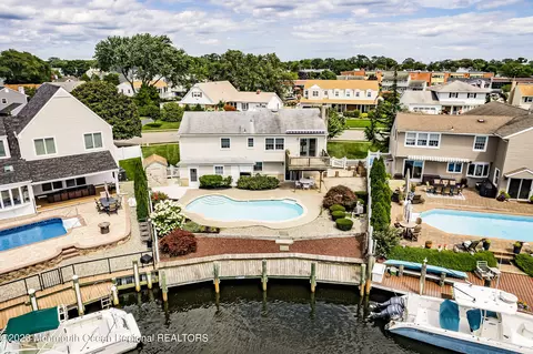 1505 Bel Aire Ct E, Point Pleasant, NJ 08742