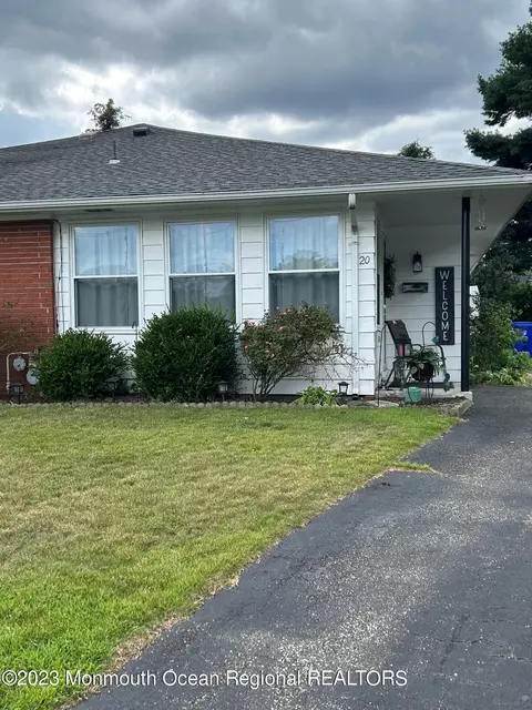 20 Saratoga Pl, Toms River, NJ 08753