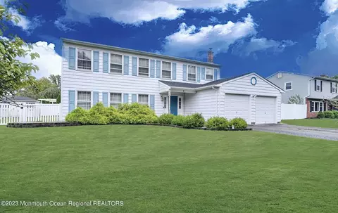11 Juniper Pl, Howell, NJ 07731