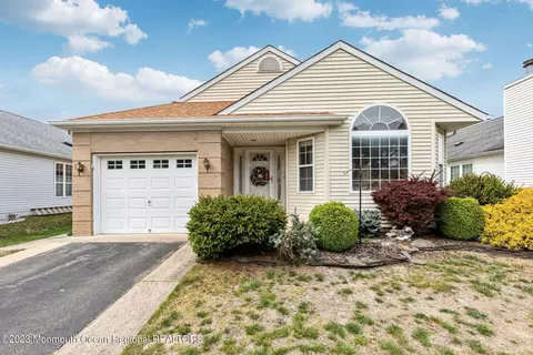 363 Jamaica Blvd, Toms River, NJ 08757