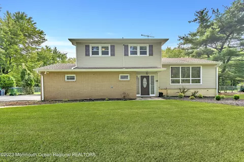 15 Devon Rd, Edison, NJ 08820