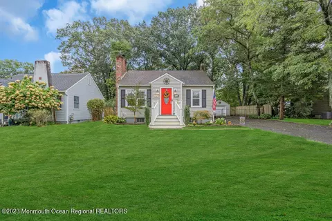 15 Chestnut St, Waretown, NJ 08758