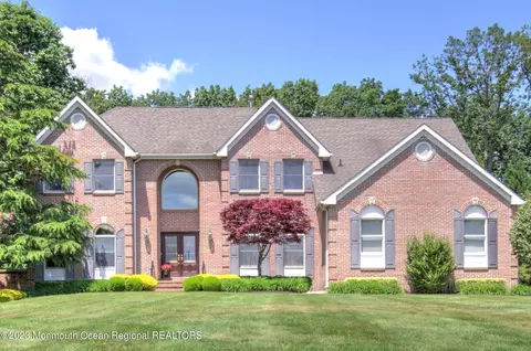 13 Appaloosa Dr, Manalapan, NJ 07726