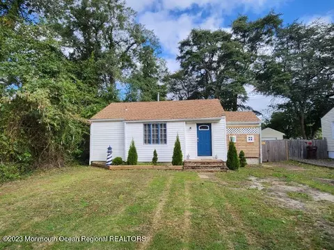 607 Bay Blvd, Bayville, NJ 08721