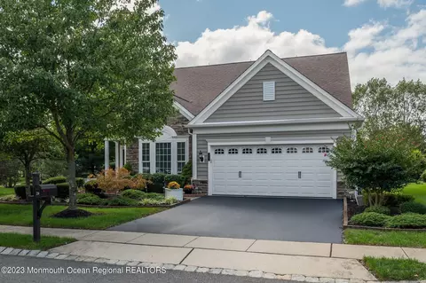 29 Aberdeen Ln, Manchester, NJ 08759
