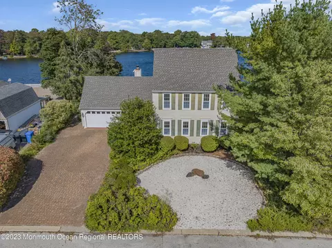 121 Timberlake Dr, Manahawkin, NJ 08050