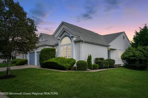 11 Penny Ln, Jackson, NJ 08527