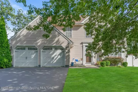 15 Brushy Neck Ct, Brick, NJ 08724