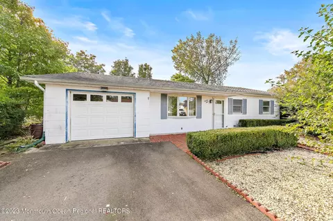 29 Pomona Dr, Barnegat, NJ 08005