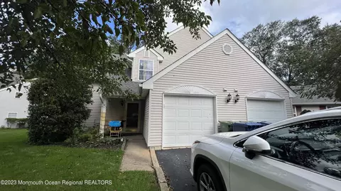 4 Commons Dr, Neptune Township, NJ 07753