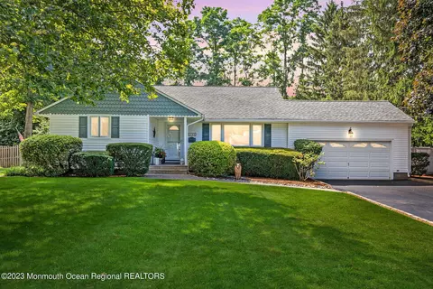 166 Manor Pkwy, Lincroft, NJ 07738