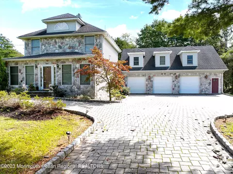 847 Waterworks Rd, Freehold, NJ 07728