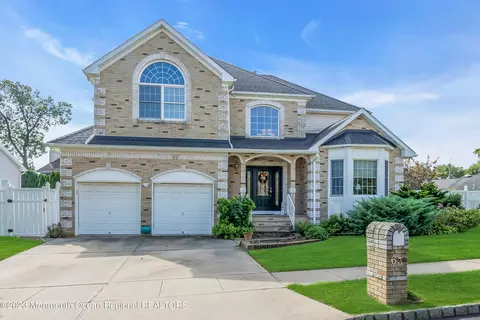 63 Morris Ct, South Amboy, NJ 08879