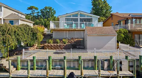 28 Edgewater Dr, Tuckerton, NJ 08087