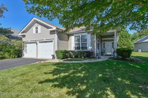 25 Jonahs Pond Ln, Barnegat, NJ 08005