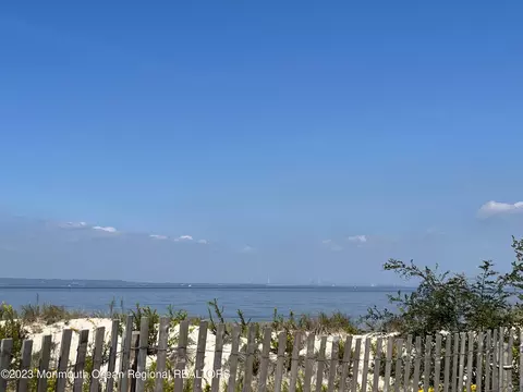609 Park Ave, Port Monmouth, NJ 07758