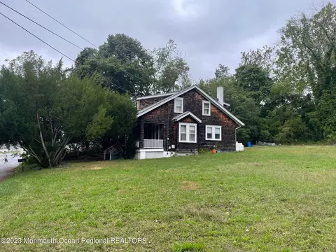 704 Batchelor St, Toms River, NJ 08753