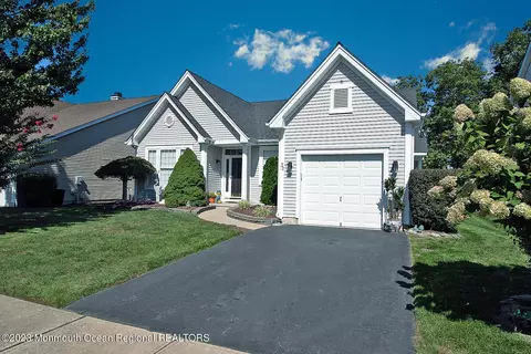 32 Turtle Creek Run, Barnegat, NJ 08005