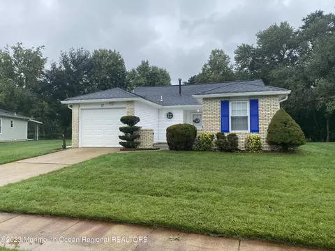 17 Rainier Dr, Brick, NJ 08724