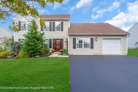 54 Grand Teton Ave, Howell, NJ 07731
