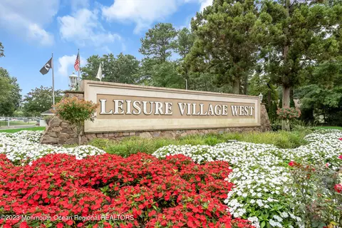 23 Gramercy Ln #B, Manchester, NJ 08759