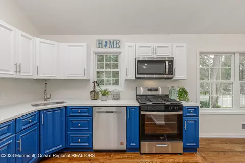 2 E Shadowlawn Dr, Neptune City, NJ 07753 photo 4