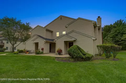 481 Hawthorne Pl, Morganville, NJ 07751